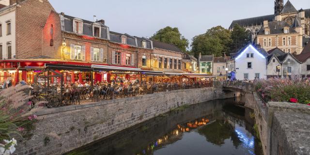 Sonnenuntergang auf der Place du Don, Amiens, Nordfrankreich. Copyright: CRTC Hauts-de-France - Nicolas Bryant