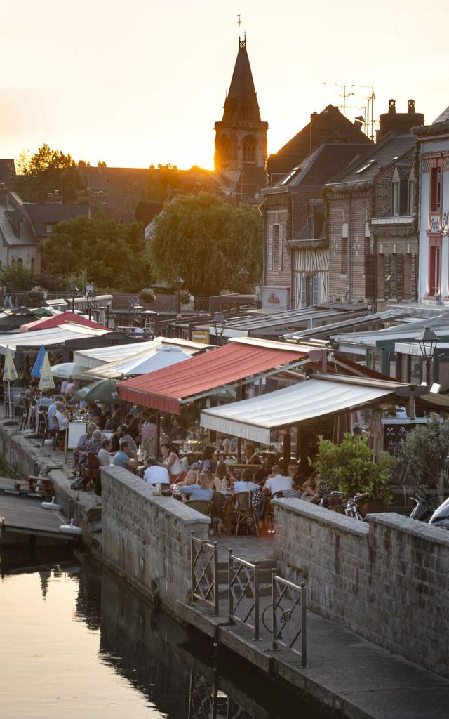 Sonnenuntergang am Kai Bélu in Amiens, Nordfrankreich. Copyright: CRTC Hauts-de-France- Nicolas Bryant