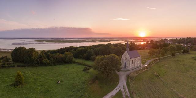 Blick auf die Seemannskapelle bei Sonnenuntergang in Saint-Valery-sur-Somme, Nordfrankreich. Copyright: CRTC Hauts-de-France - Stéphane BOUILLAND