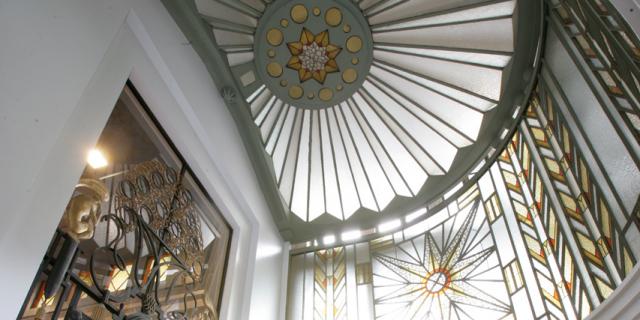 Noord-Frankrijk_Béthune, Hôtel De Ville détail verrière Art Déco © Office de Tourisme de Béthune Bruay - Michel Guilbert