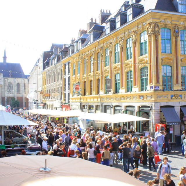 Blick auf die Braderie de Lille, den größten Flohmarkt Europas, © Office de Tourisme de Lille - Olivier Duhamel