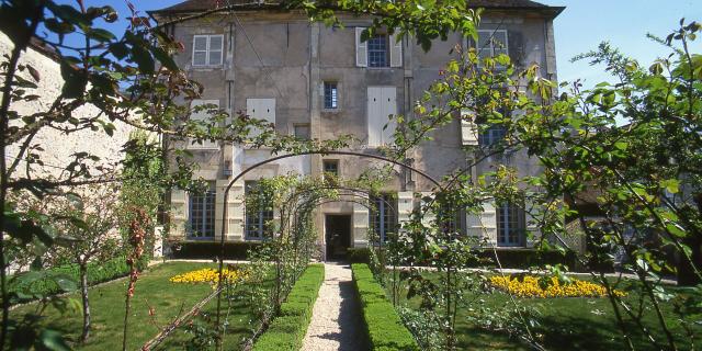 Garten und Fassade des Museums Jean de la Fontaine in Château-Thierry, Nordfrankreich. Copyright: CRTC Hauts-de-France - Jean Pierre Gilson