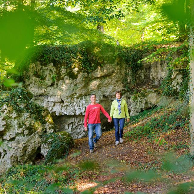 Zwei Spaziergänger im Wald Saint-Gobain, Copyright: Aisne Tourisme - Vincent Colin