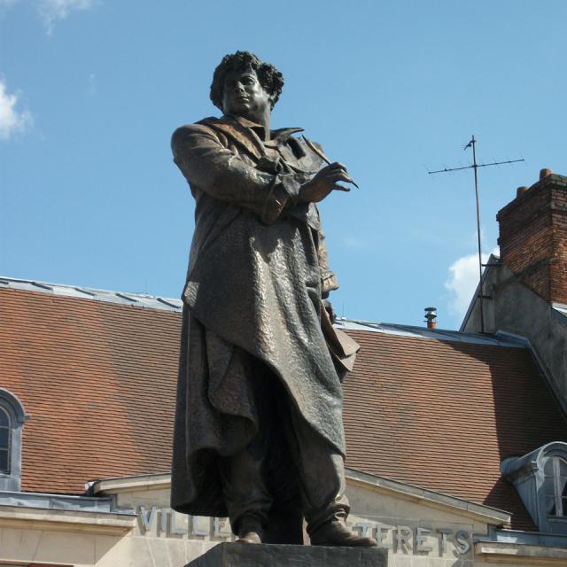 Alexandre Dumas Statue in seinem Geburtsort Villers-Cotterêts, Nordfrankreich. Copyright: OT Retz-en-Valois