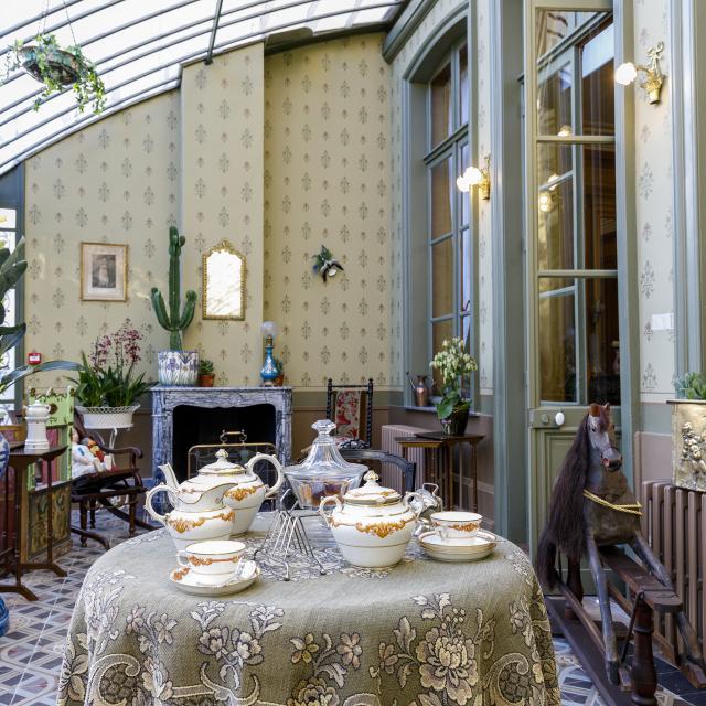 Teesalon im Geburtshaus von Charles de Gaulle in Lille, Nordfrankreich. Copyright: MNCDG - CD59 (20)