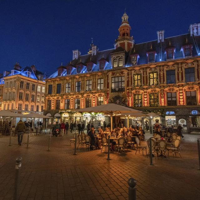 Lille-terrasses-illuminees-de-la-Grand-Place-CRT-Hauts-de-France-Nicolas-Bryant.jpg