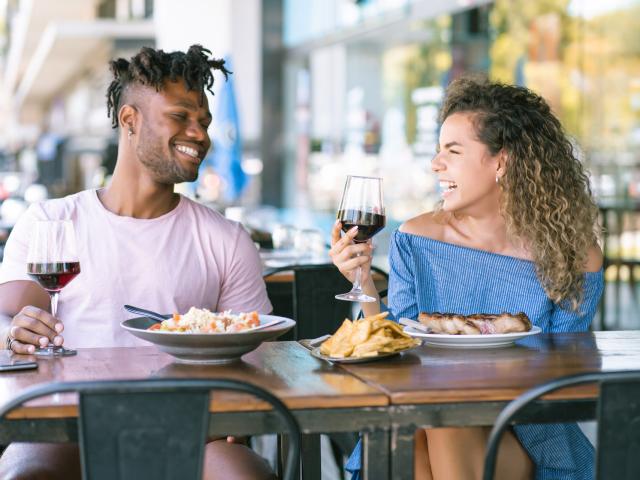 Jeune Couple Restaurant Credit Mego Studio Sur Freepik 1920px