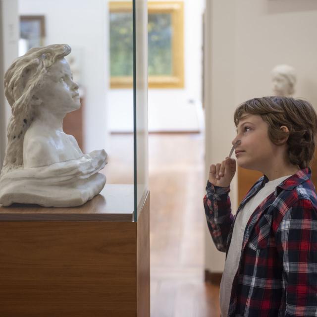 Séance olfactive au Musée de la Piscine de Roubaix © Hauts De France Tourisme Benjamin Teissedre