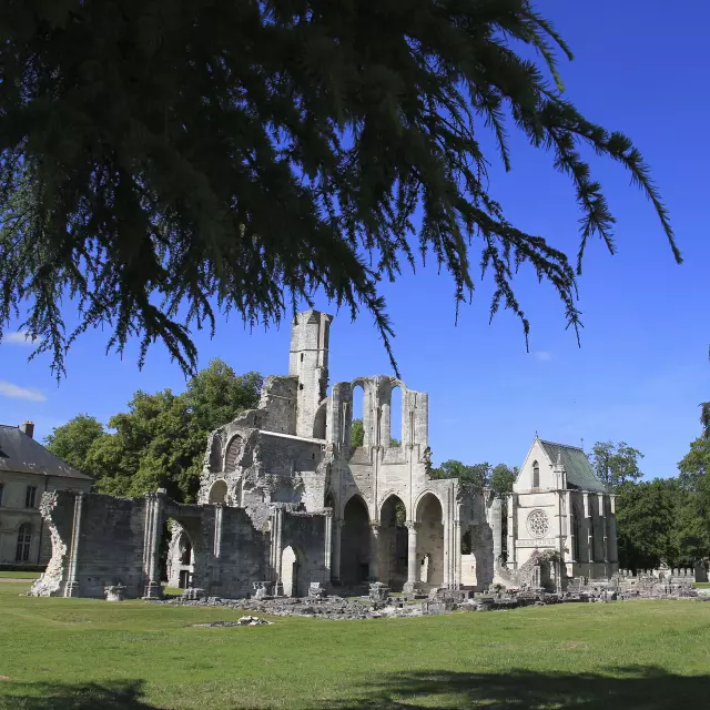 Fontaine Chaalis Abbaye Royalehauts De France Tourisme Jean Luc Verbrugghe